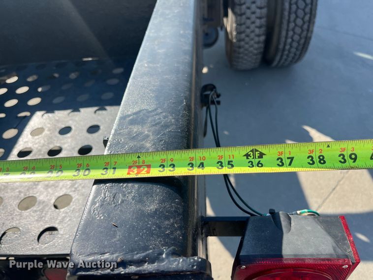 image for item ED2197 2005 International 7400 truck cab and chassis