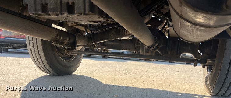 image for item ED2197 2005 International 7400 truck cab and chassis