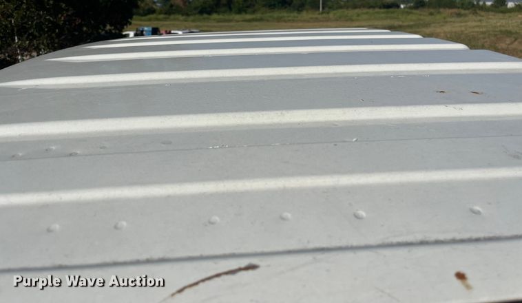 image for item ED2197 2005 International 7400 truck cab and chassis