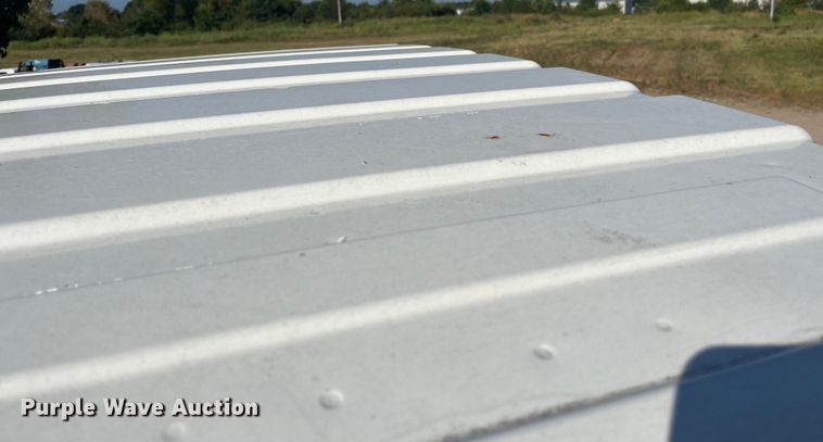 image for item ED2197 2005 International 7400 truck cab and chassis