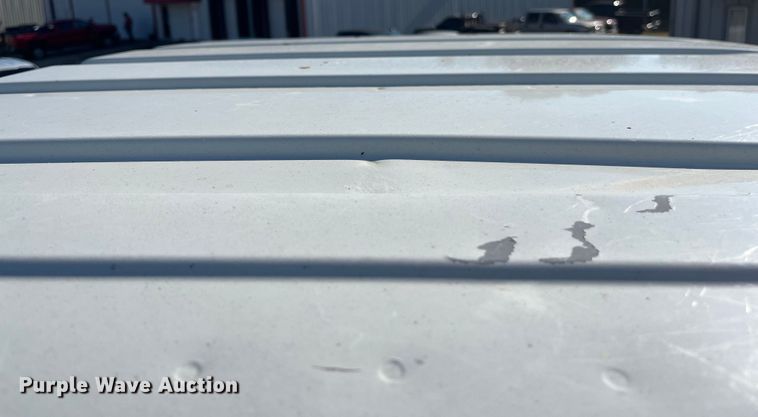 image for item ED2197 2005 International 7400 truck cab and chassis