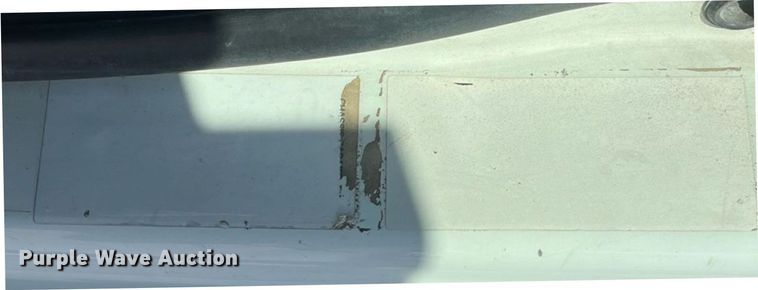 image for item ED2197 2005 International 7400 truck cab and chassis