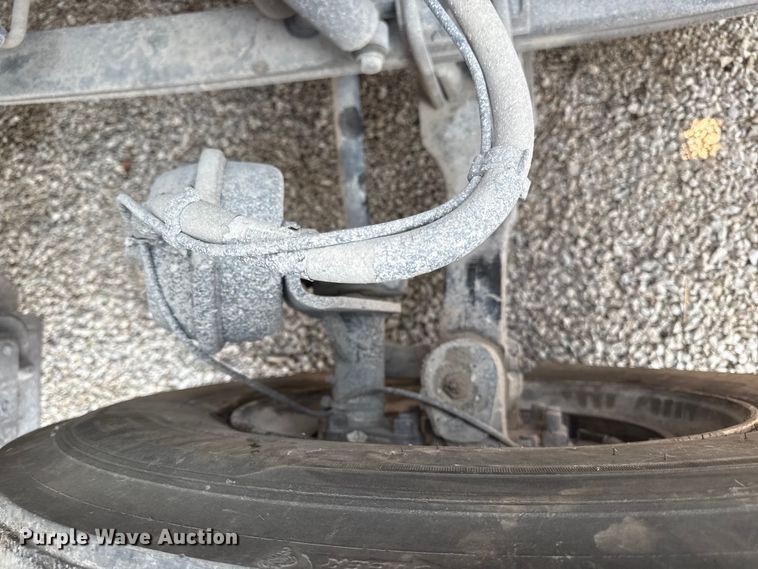 image for item ED4411 2013 Peterbilt 579 semi truck