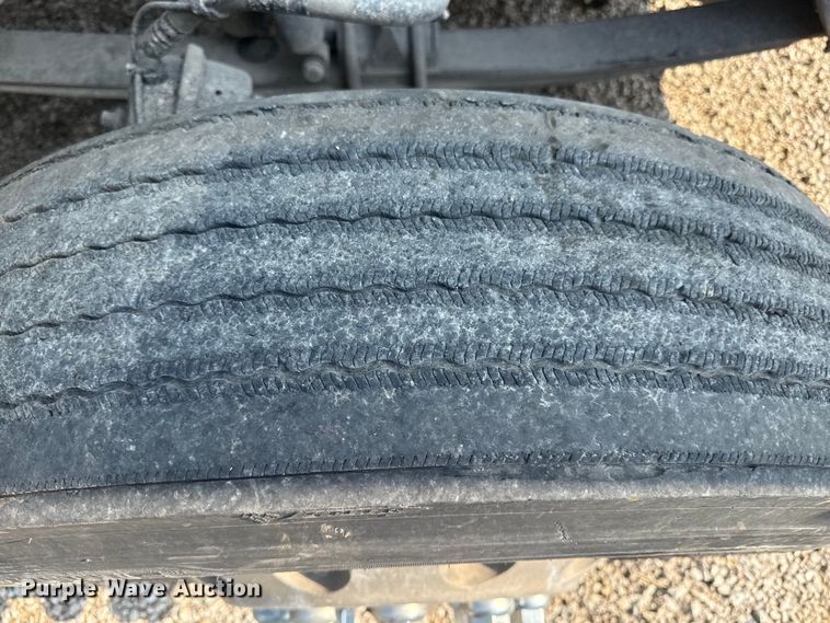 image for item ED4411 2013 Peterbilt 579 semi truck