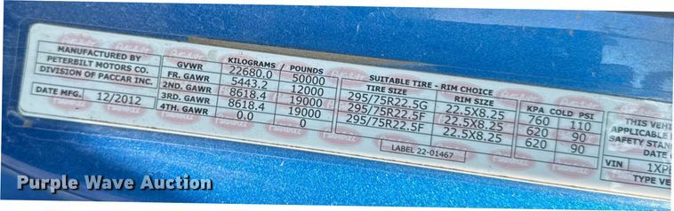 image for item ED4411 2013 Peterbilt 579 semi truck