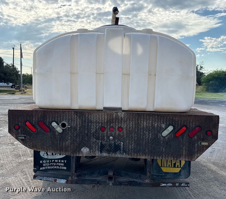 image for item ED5851 2007 Peterbilt 335 flatbed truck