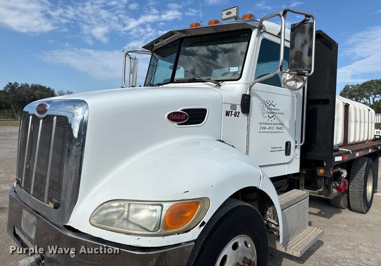 image for item ED5851 2007 Peterbilt 335 flatbed truck