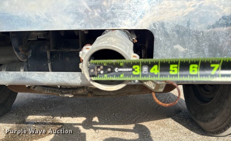 image for item ED5851 2007 Peterbilt 335 flatbed truck