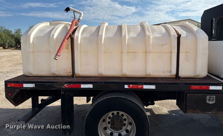 image for item ED5851 2007 Peterbilt 335 flatbed truck