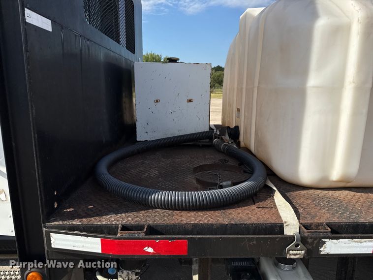 image for item ED5851 2007 Peterbilt 335 flatbed truck