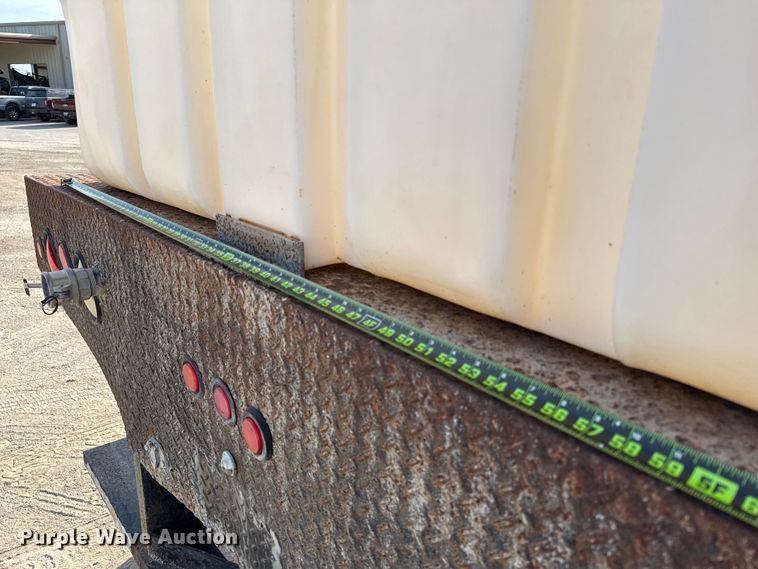 image for item ED5851 2007 Peterbilt 335 flatbed truck