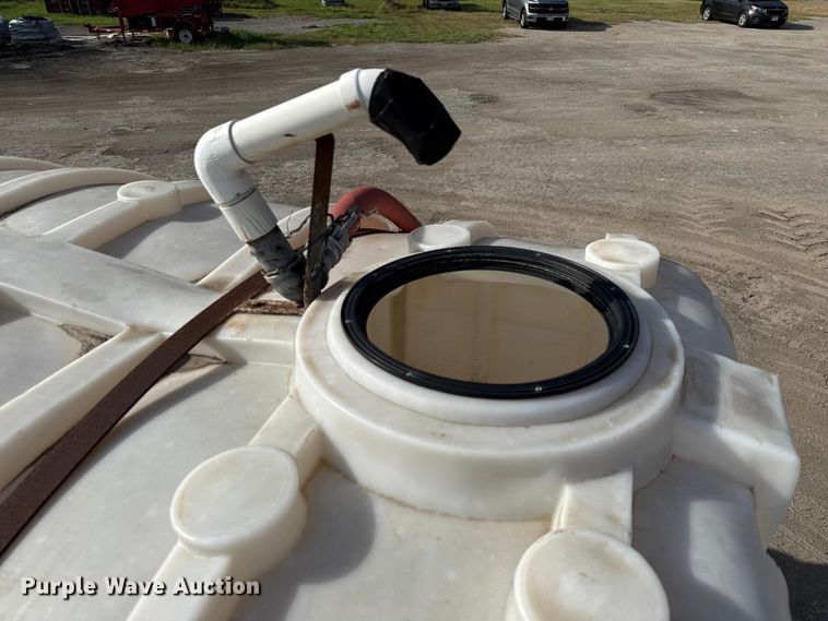 image for item ED5851 2007 Peterbilt 335 flatbed truck