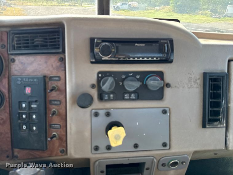 image for item ED5851 2007 Peterbilt 335 flatbed truck