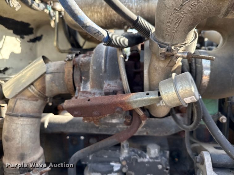 image for item ED5851 2007 Peterbilt 335 flatbed truck