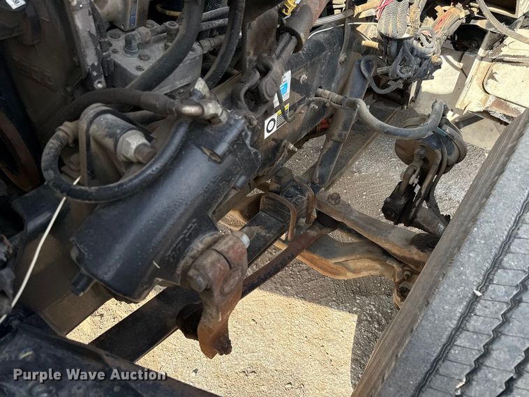 image for item ED5851 2007 Peterbilt 335 flatbed truck