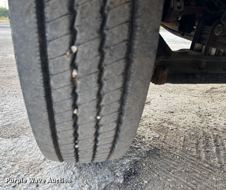 image for item ED5851 2007 Peterbilt 335 flatbed truck