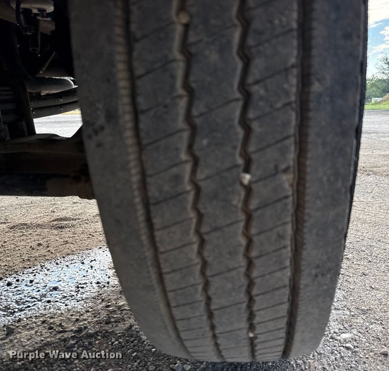 image for item ED5851 2007 Peterbilt 335 flatbed truck