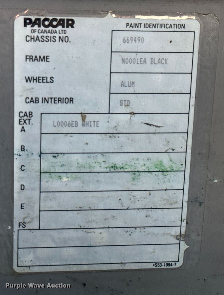 image for item ED5851 2007 Peterbilt 335 flatbed truck