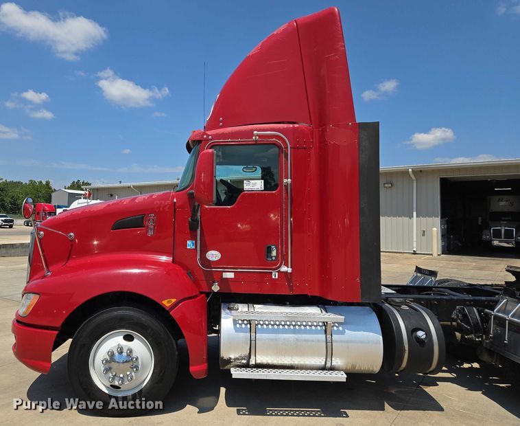 image for item EF1853 2012 Kenworth T660 semi truck