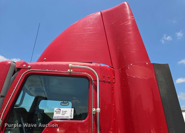 image for item EF1853 2012 Kenworth T660 semi truck
