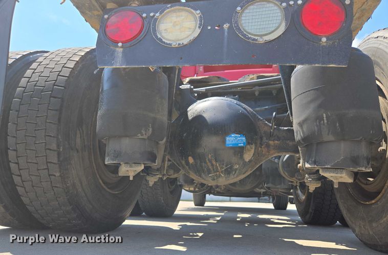 image for item EF1853 2012 Kenworth T660 semi truck