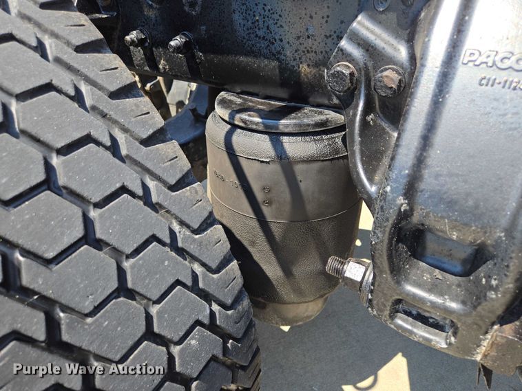 image for item EF1853 2012 Kenworth T660 semi truck