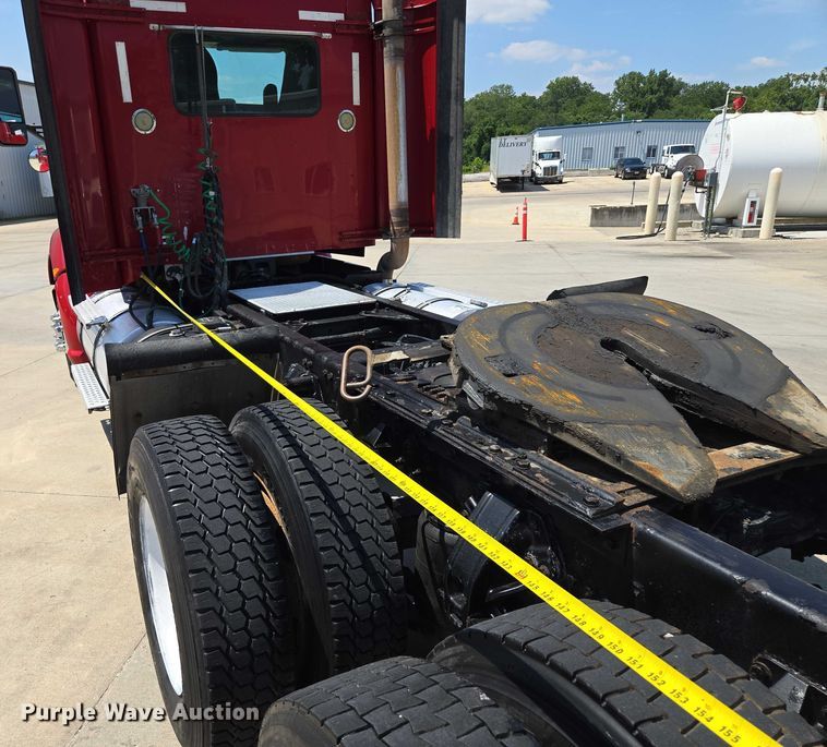 image for item EF1853 2012 Kenworth T660 semi truck