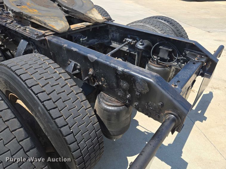 image for item EF1853 2012 Kenworth T660 semi truck