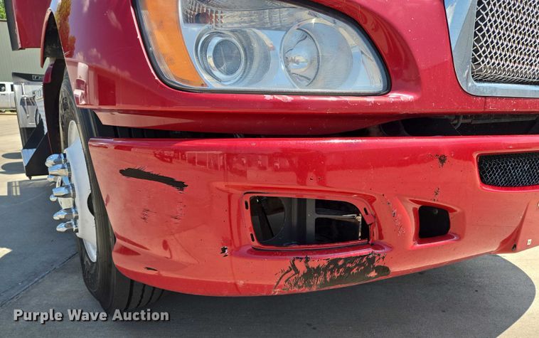 image for item EF1853 2012 Kenworth T660 semi truck