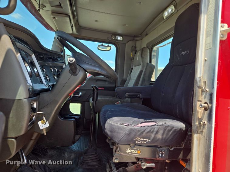 image for item EF1853 2012 Kenworth T660 semi truck