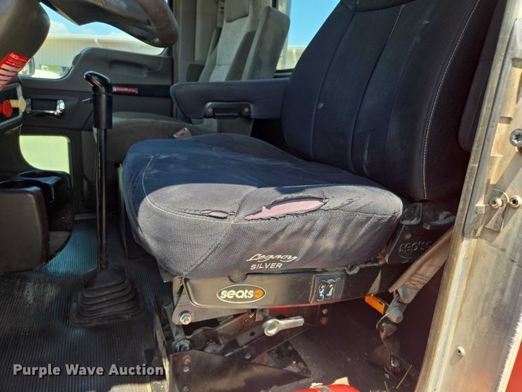 image for item EF1853 2012 Kenworth T660 semi truck