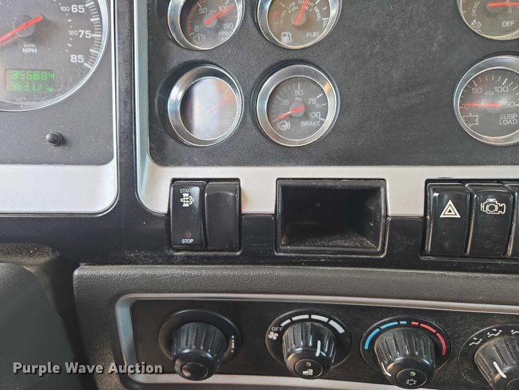 image for item EF1853 2012 Kenworth T660 semi truck