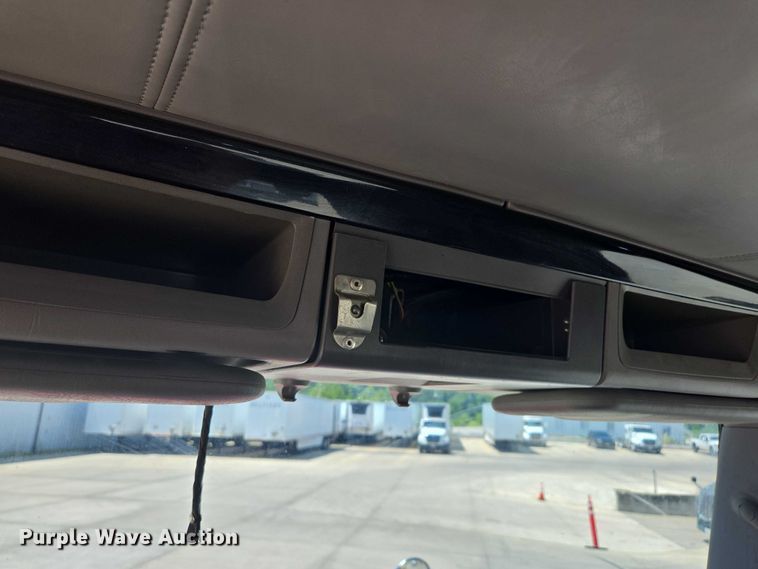 image for item EF1853 2012 Kenworth T660 semi truck