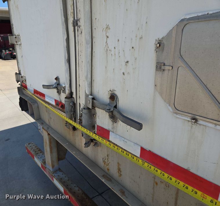 image for item EF1906 2006 Utility dry van trailer