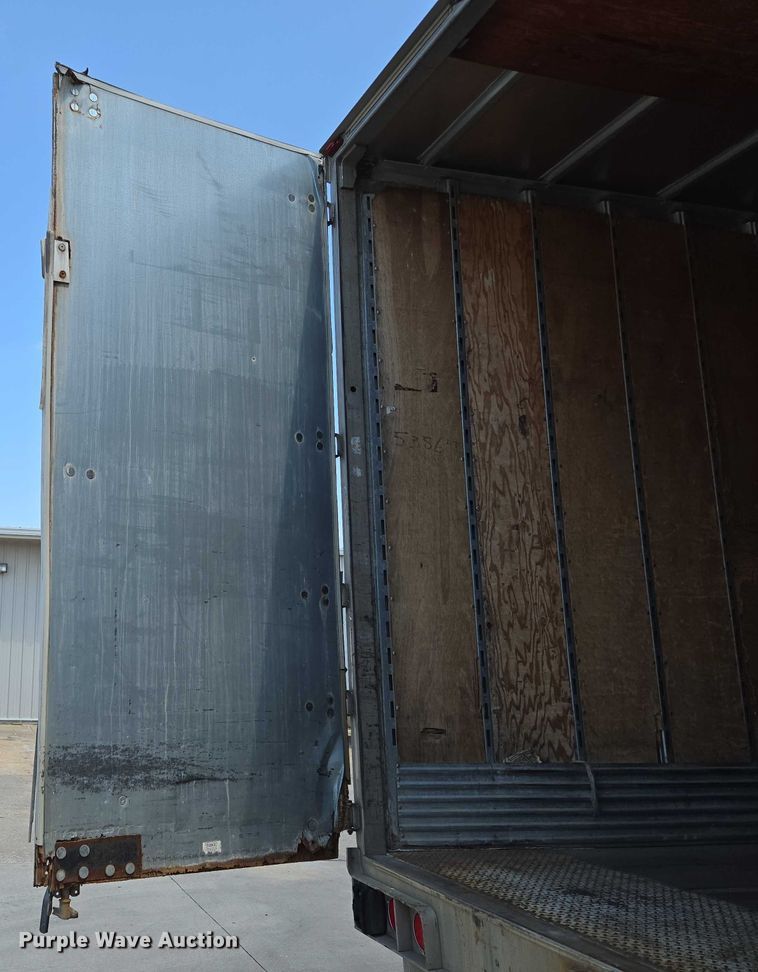 image for item EF1906 2006 Utility dry van trailer