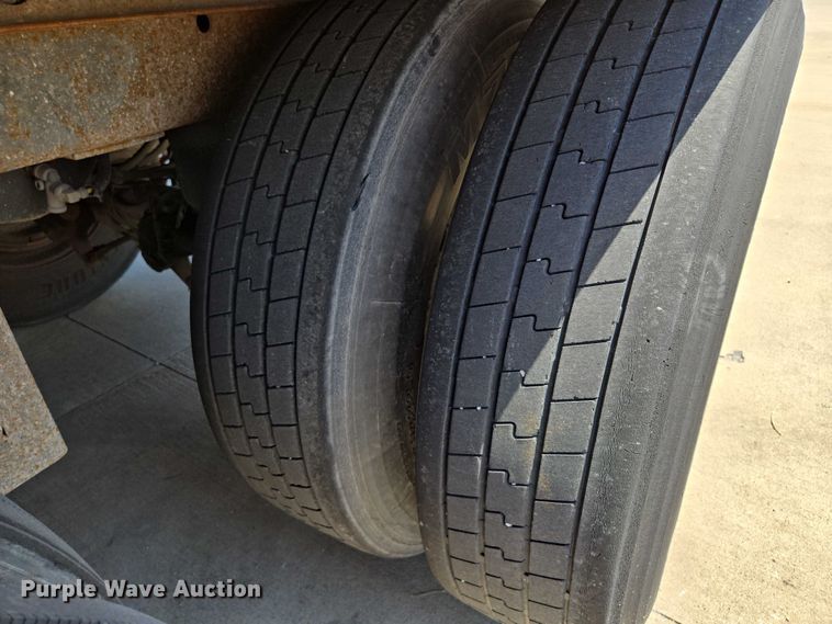 image for item EF1906 2006 Utility dry van trailer