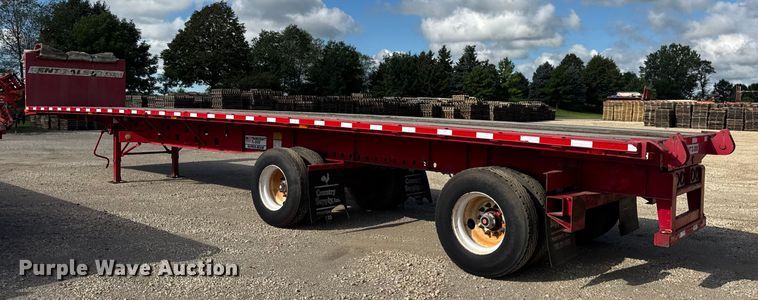 image for item EF2145 2002 Transcraft TL-2000 flatbed trailer