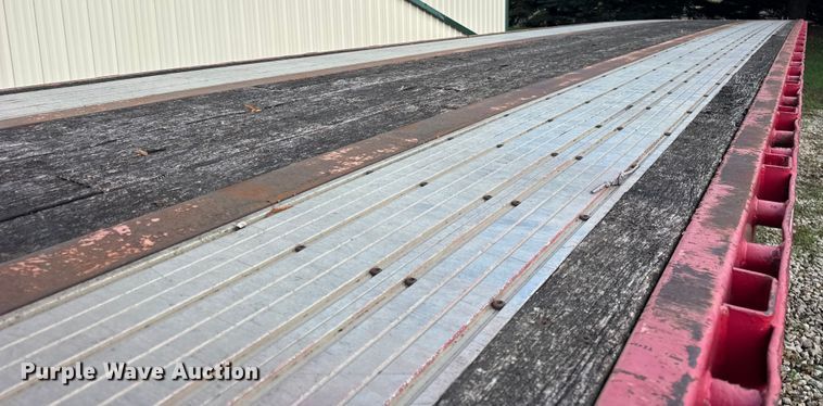 image for item EF2146 2000 Transcraft TL-2000 flatbed trailer