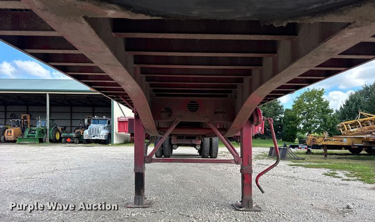 image for item EF2147 2002 Transcraft TL-2000 flatbed trailer