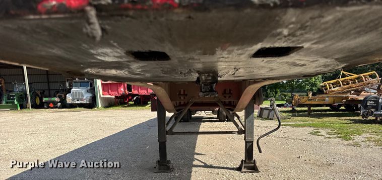 image for item EF2148 2000 Transcraft TL-2000 flatbed trailer