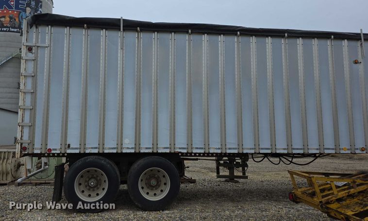 image for item EF3703 1987 IMCO Live-Walking bottom live bottom trailer