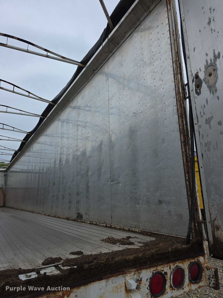 image for item EF3703 1987 IMCO Live-Walking bottom live bottom trailer