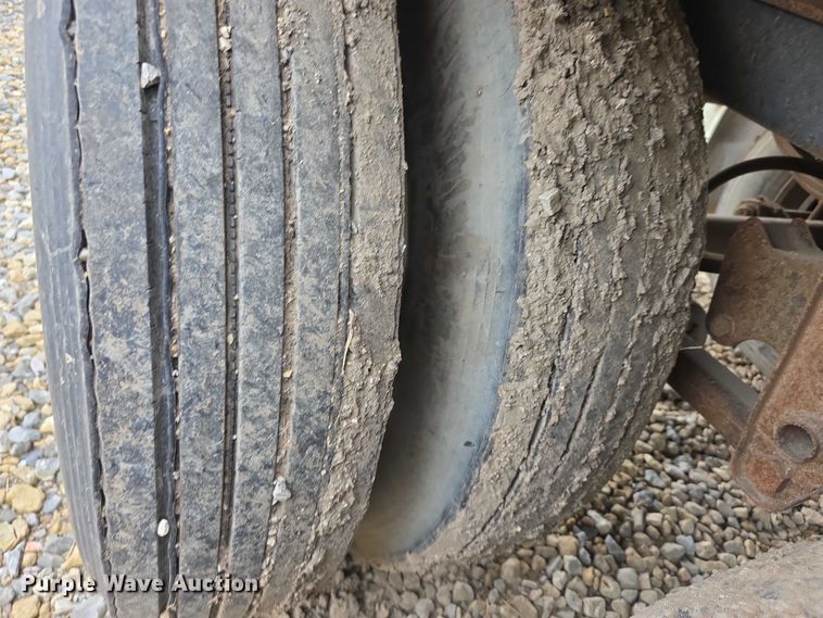 image for item EF3703 1987 IMCO Live-Walking bottom live bottom trailer