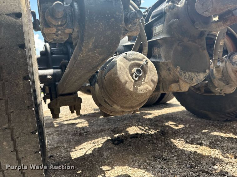 image for item EG5998 2015 Freightliner Cascadia semi truck