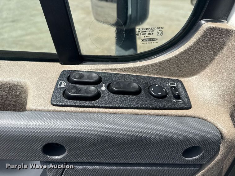 image for item EG5998 2015 Freightliner Cascadia semi truck