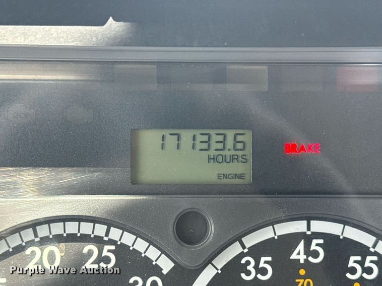 image for item EG5998 2015 Freightliner Cascadia semi truck