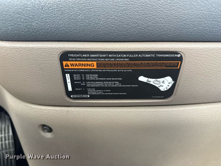 image for item EG5998 2015 Freightliner Cascadia semi truck