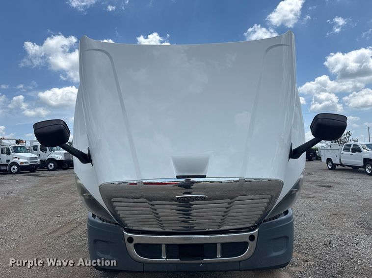 image for item EG5998 2015 Freightliner Cascadia semi truck