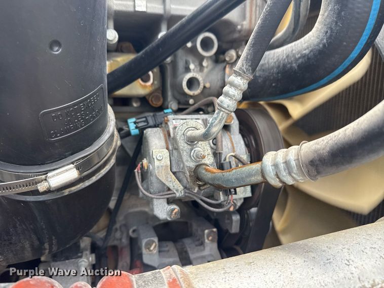 image for item EG5998 2015 Freightliner Cascadia semi truck