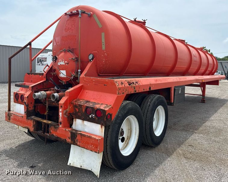 image for item EG6033 2007 Dragon Products vacuum trailer